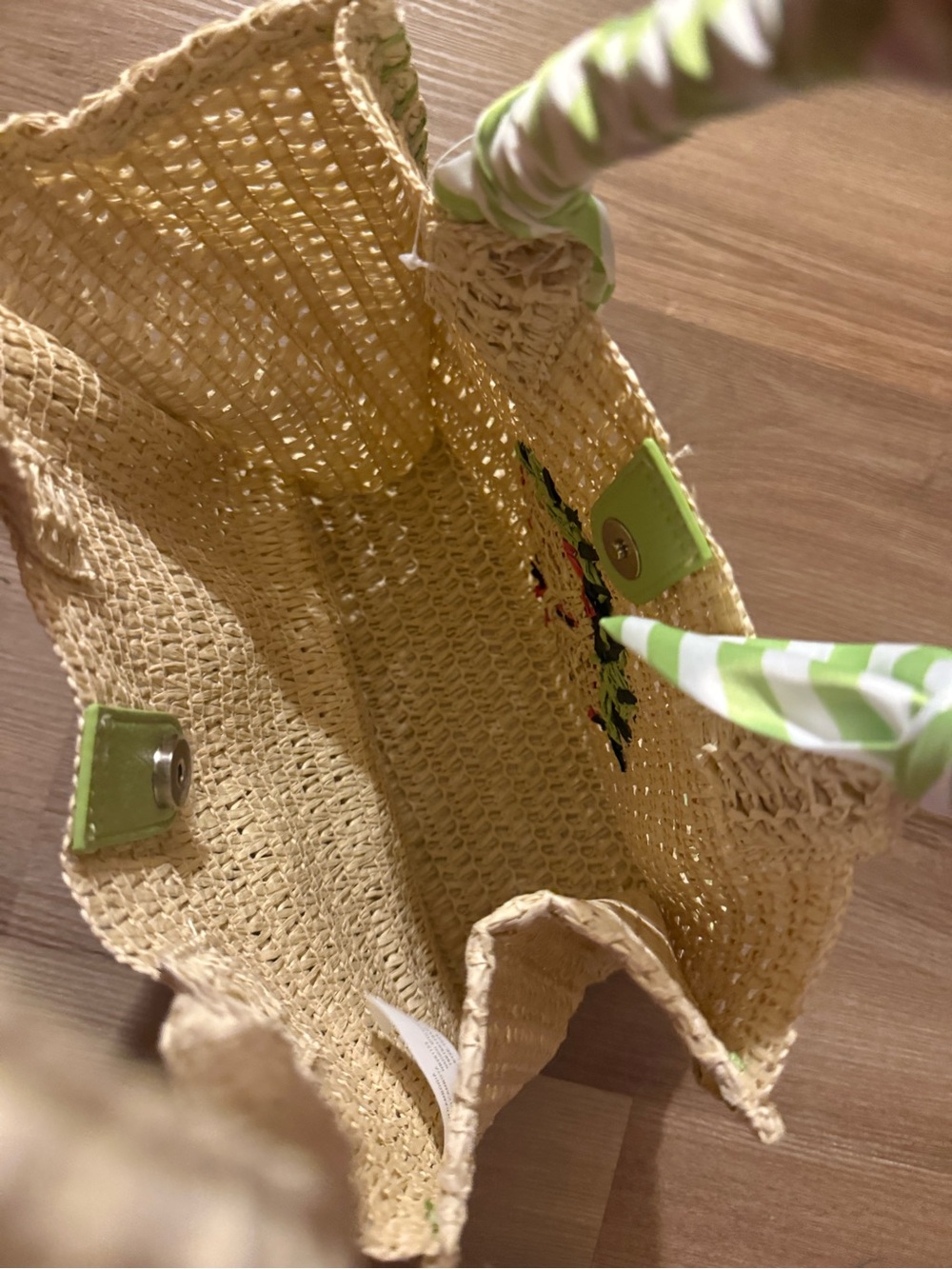 Straw Tote Bag with Strawberry Appliqué - Natural and Red - Picture 4 of 9